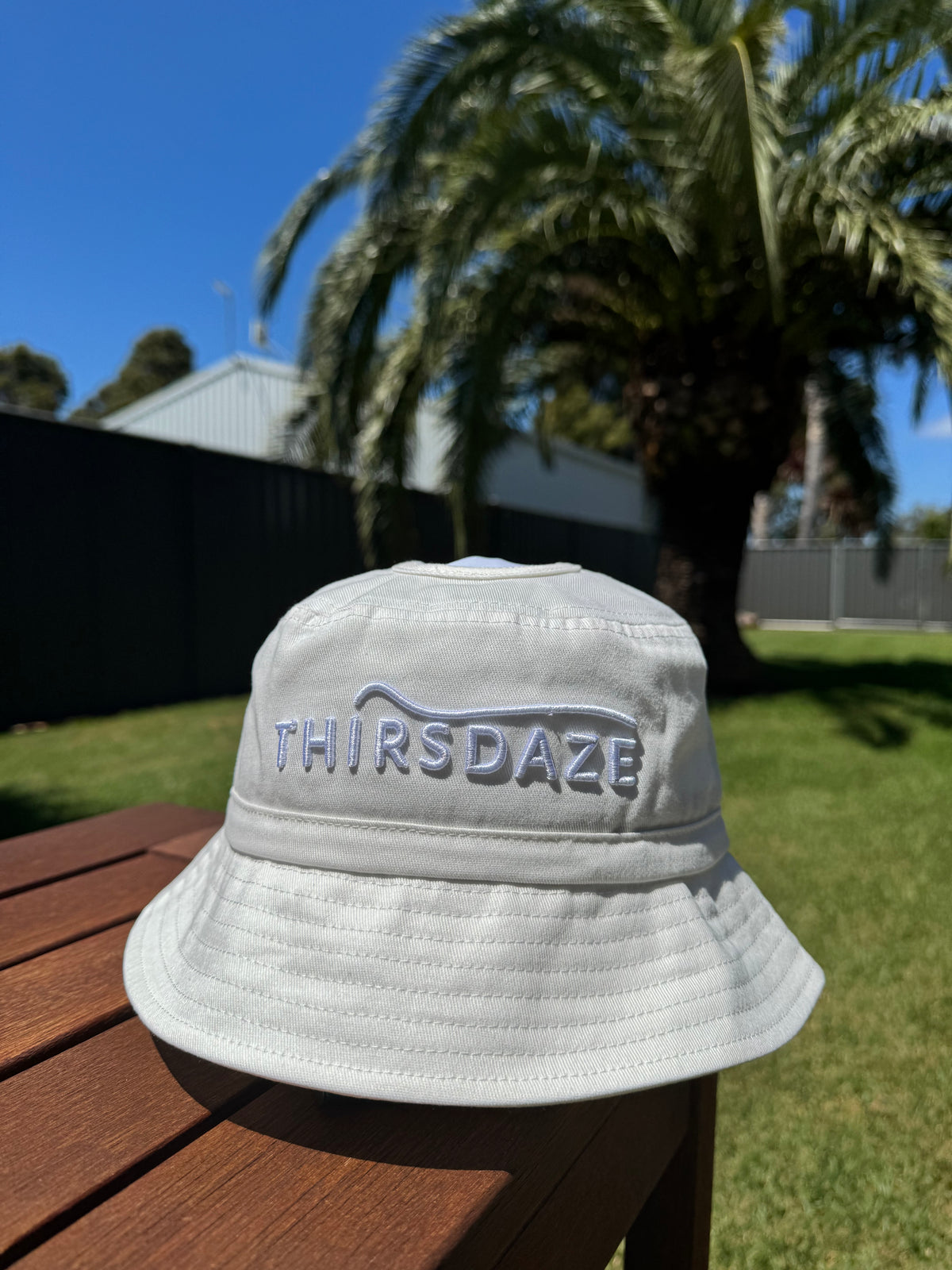 Hylani by Thirsdaze Ponytail bucket hat White